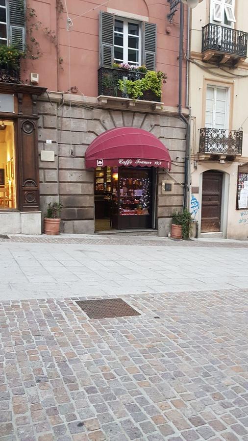 Piazza Martiri Rooms Cagliari Exterior photo